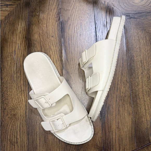 Billini Beige Double Strap Sandals Size 8 - Picture 2 of 4